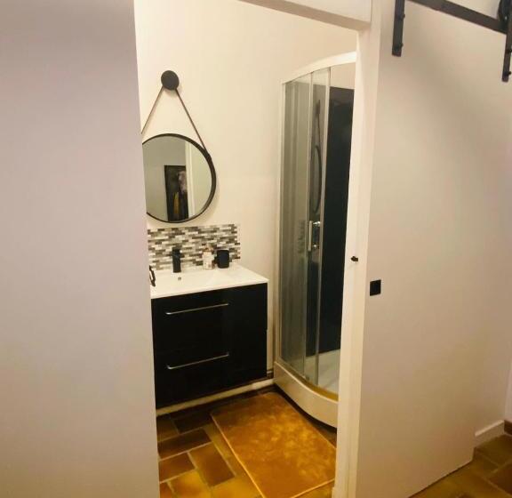 Bed and Breakfast La Fermette: Logis Indépendant Proche D Arras Sur Cours Au Carré