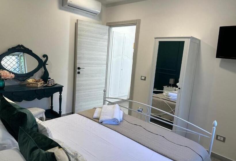 Bed and Breakfast Le Case Col Sole Da Silvia Interno 1