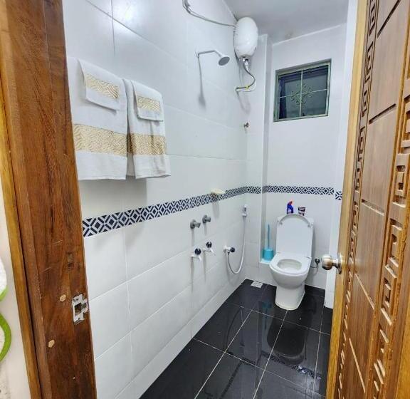 تختخواب و صبحانه Classic One Bedroom In Bamburi Mwembeni