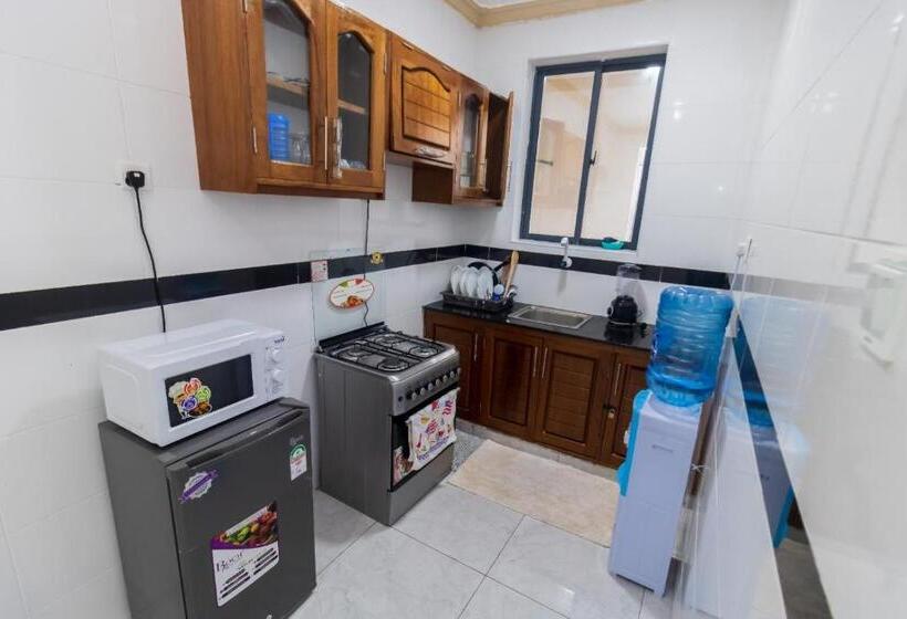 تختخواب و صبحانه Classic One Bedroom In Bamburi Mwembeni