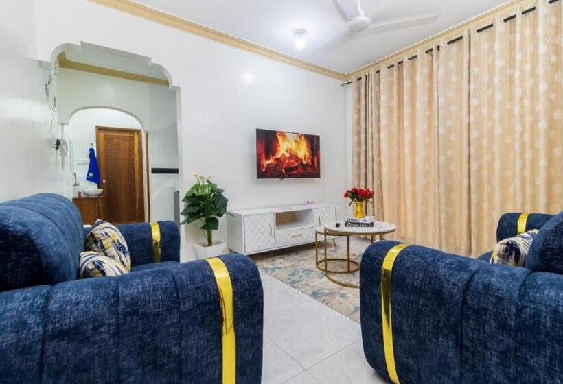 تختخواب و صبحانه Classic One Bedroom In Bamburi Mwembeni