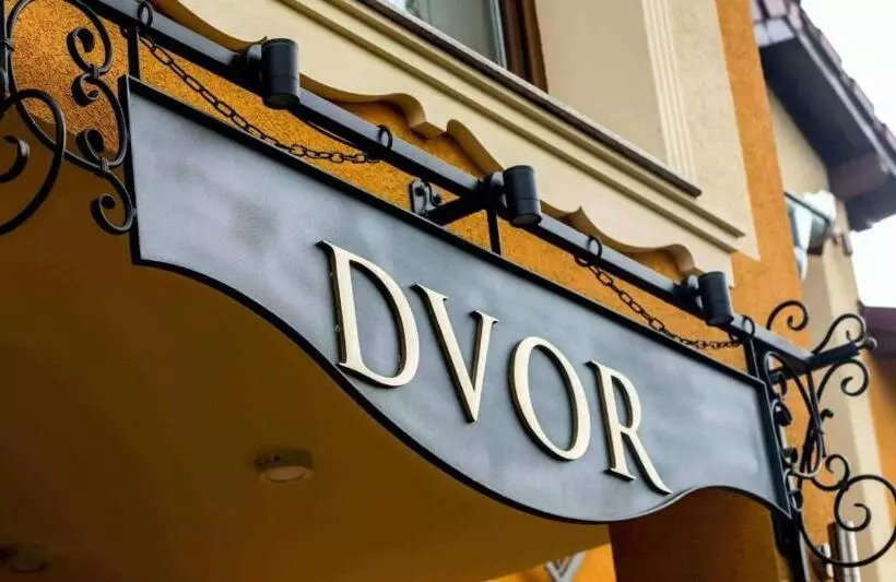 تختخواب و صبحانه Vila Dvor Subotica