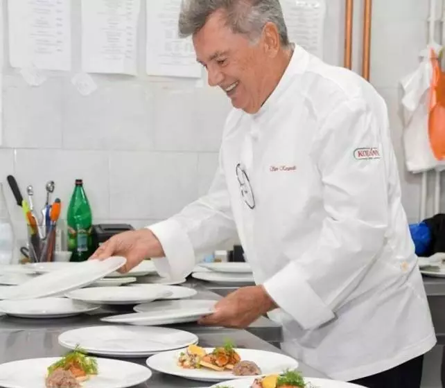 تختخواب و صبحانه Vila Dvor Subotica