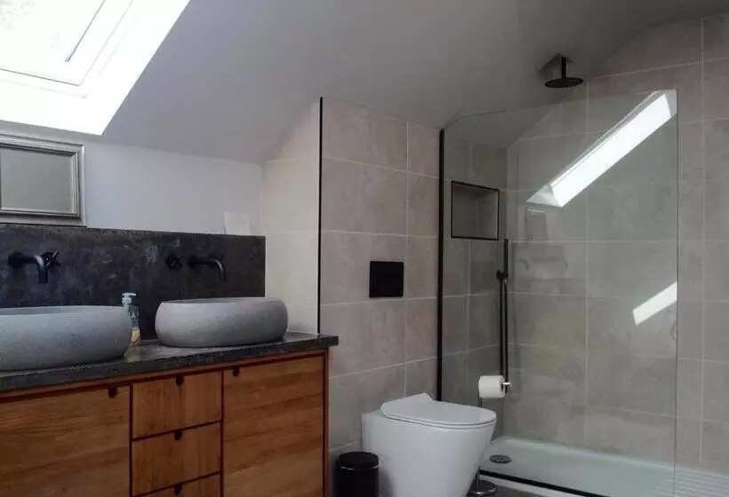 Bed and Breakfast Water Edge