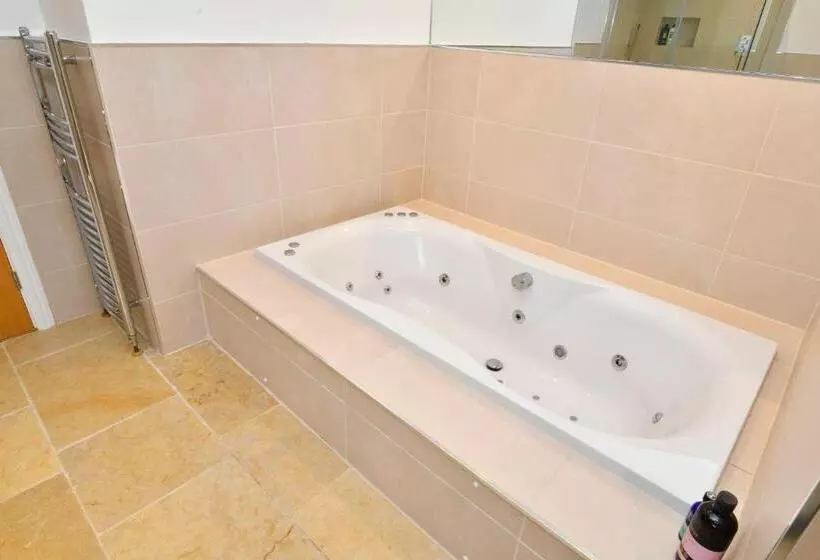 Bed and Breakfast Water Edge