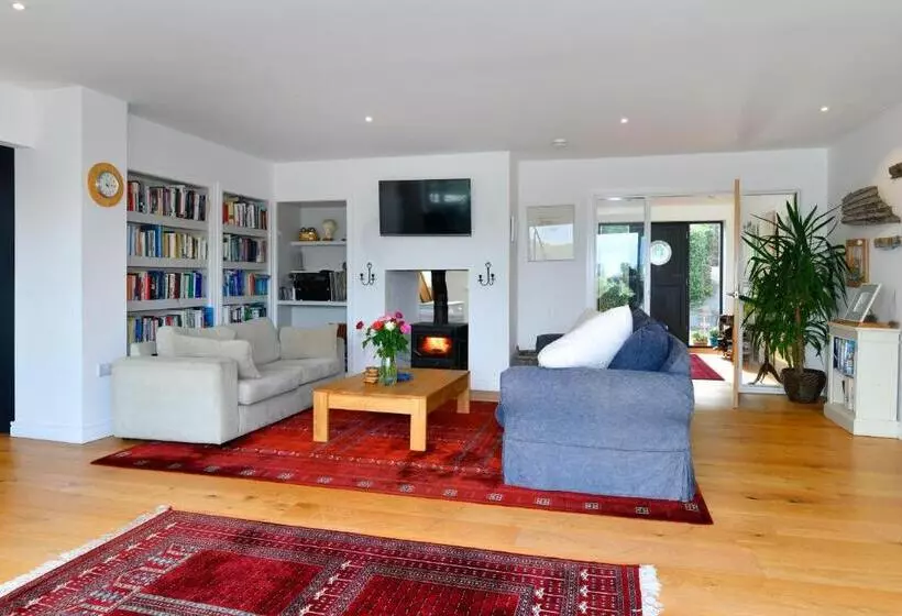 Bed and Breakfast Water Edge