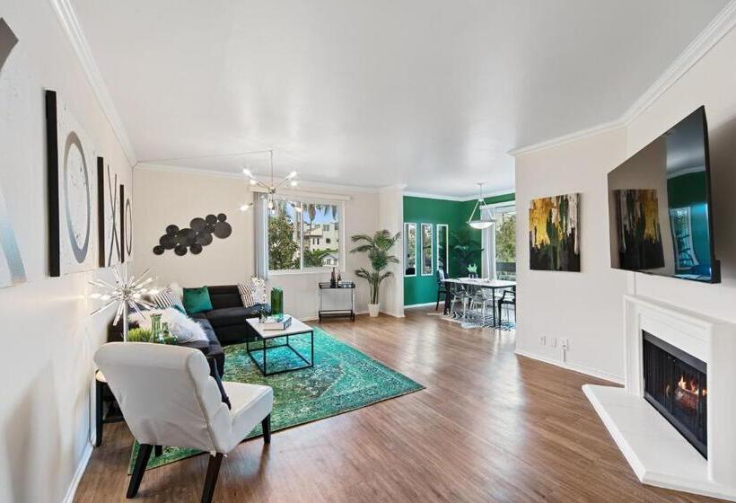 Beverly Hills Glamour Oasis 2 Br Apt With Parking 304