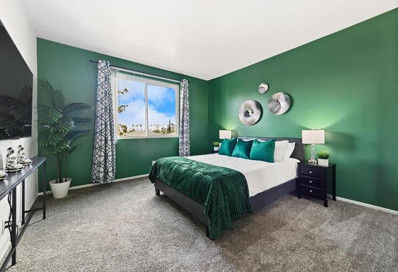 Beverly Hills Glamour Oasis 2 Br Apt With Parking 304