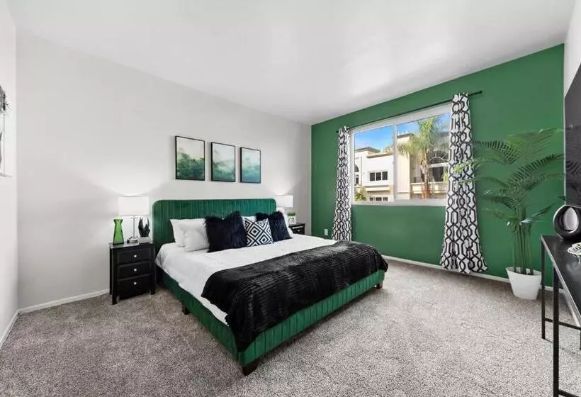 Beverly Hills Glamour Oasis 2 Br Apt With Parking 304