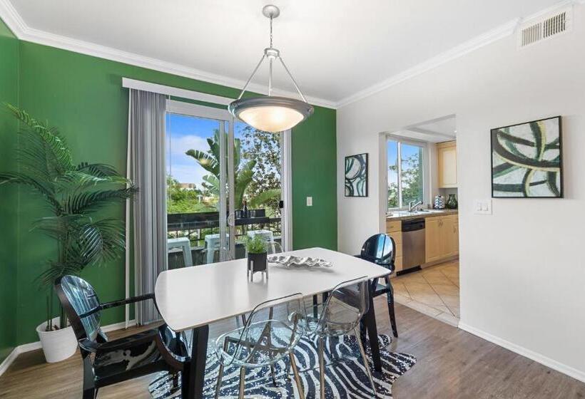 Beverly Hills Glamour Oasis 2 Br Apt With Parking 304