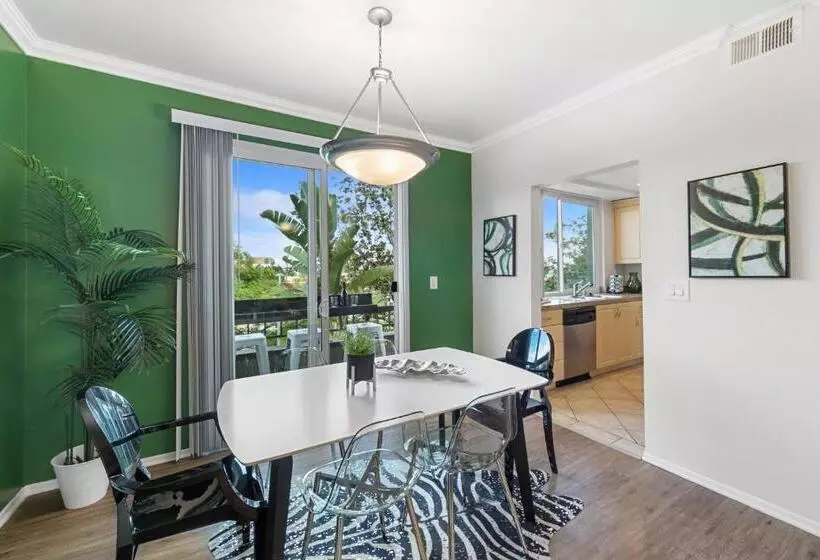Beverly Hills Glamour Oasis 2 Br Apt With Parking 304