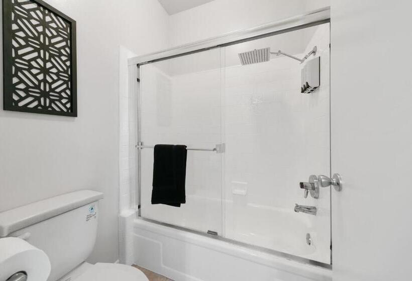 Beverly Hills Glamour Oasis 2 Br Apt With Parking 304