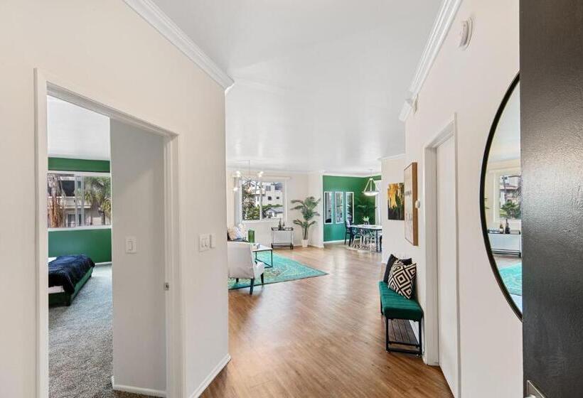 Beverly Hills Glamour Oasis 2 Br Apt With Parking 304