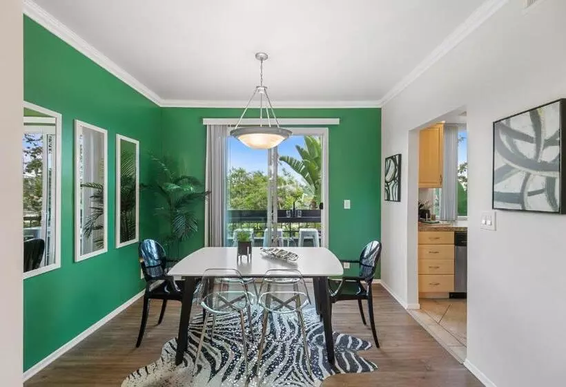 Beverly Hills Glamour Oasis 2 Br Apt With Parking 304