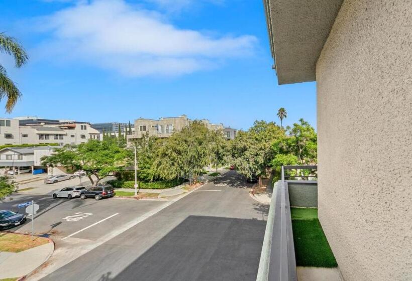 Beverly Hills Glamour Oasis 2 Br Apt With Parking 304