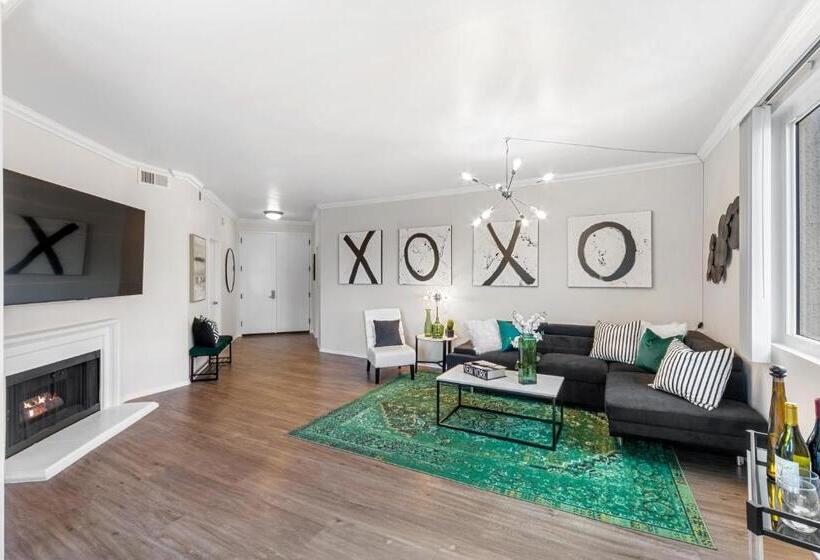 Beverly Hills Glamour Oasis 2 Br Apt With Parking 304