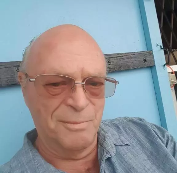 هتل کپسول Shrimpy S Waterfront Hostel And Crew Quarters