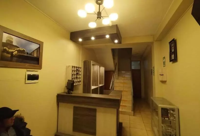 ホテル Hostal Los Andes   Espinar