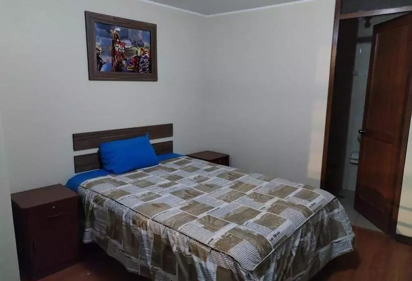 ホテル Hostal Los Andes   Espinar