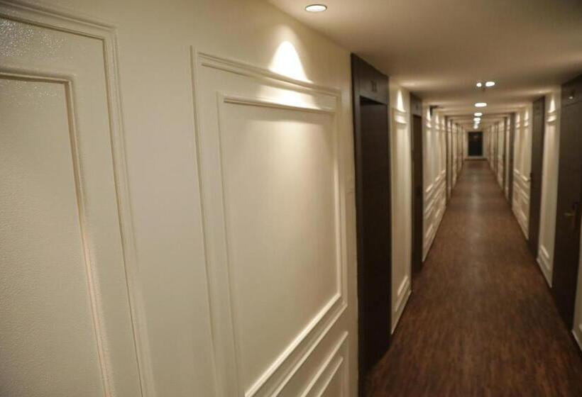 ホテル M Residency