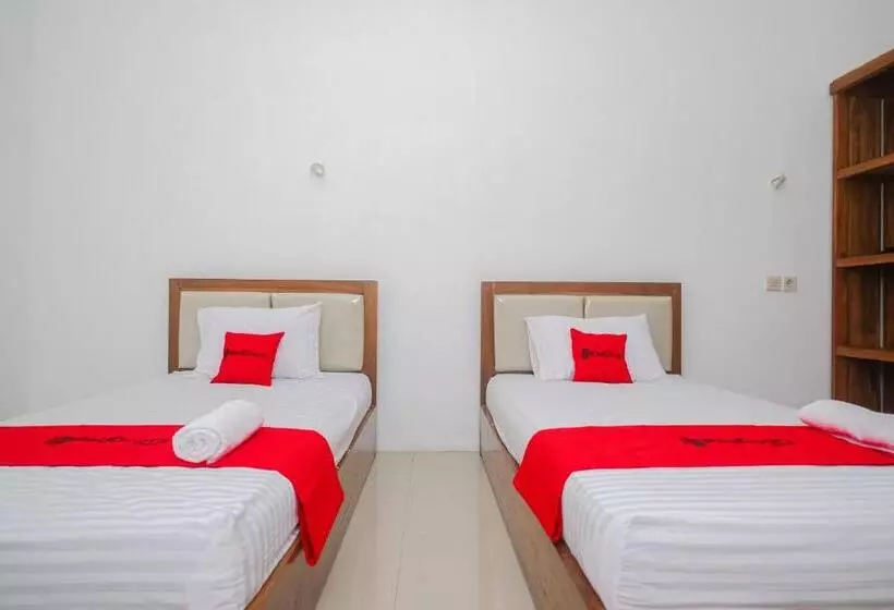 Hotelli Reddoorz Syariah Near Alun Alun Temanggung