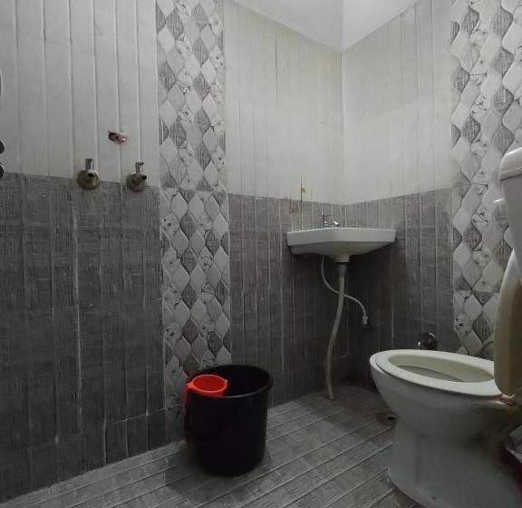 호텔 Grand Aana Inn