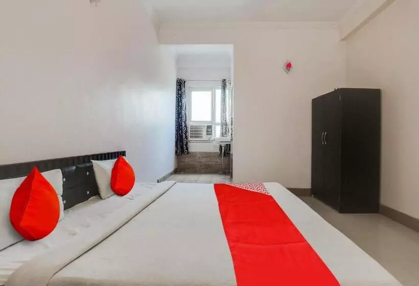 Oyo Flagship Radhe Radhe Hotels