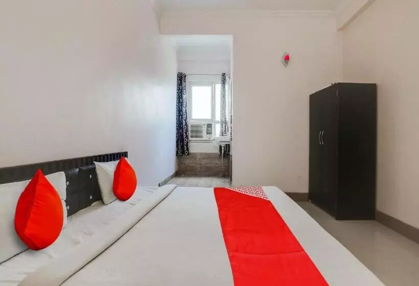 Oyo Flagship Radhe Radhe Hotels