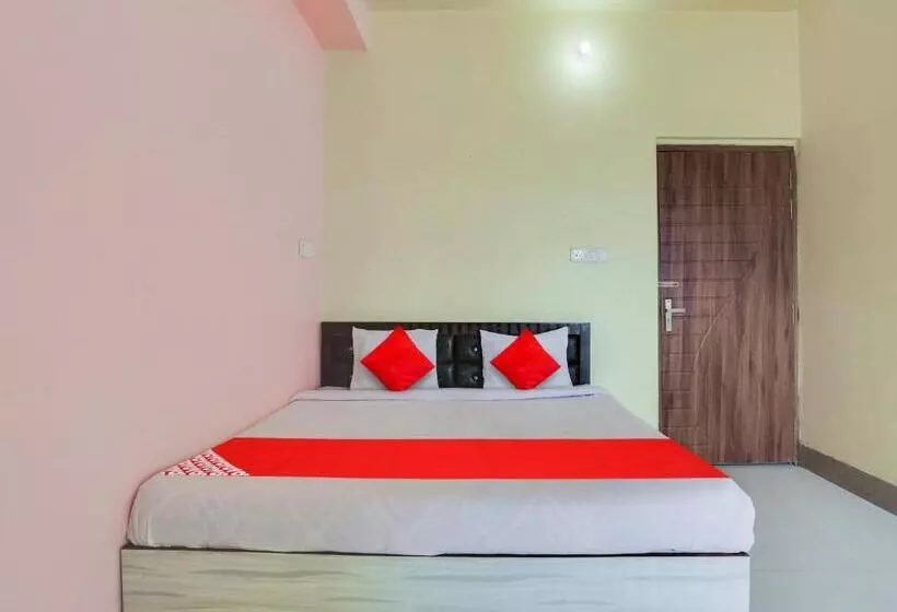 Oyo Flagship Radhe Radhe Hotels
