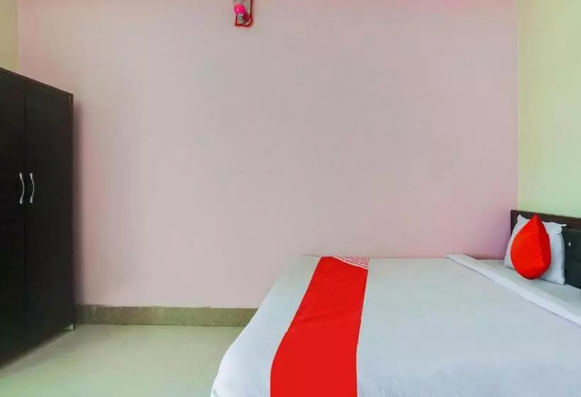 Oyo Flagship Radhe Radhe Hotels