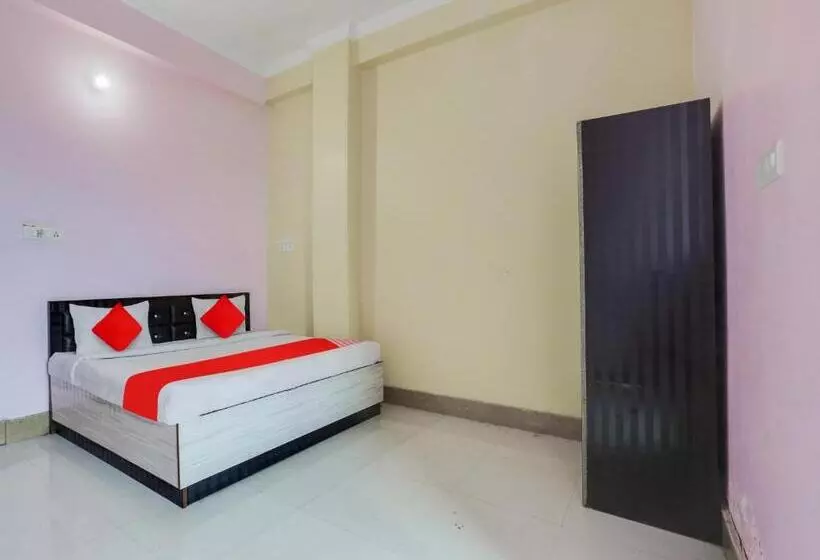 Oyo Flagship Radhe Radhe Hotels