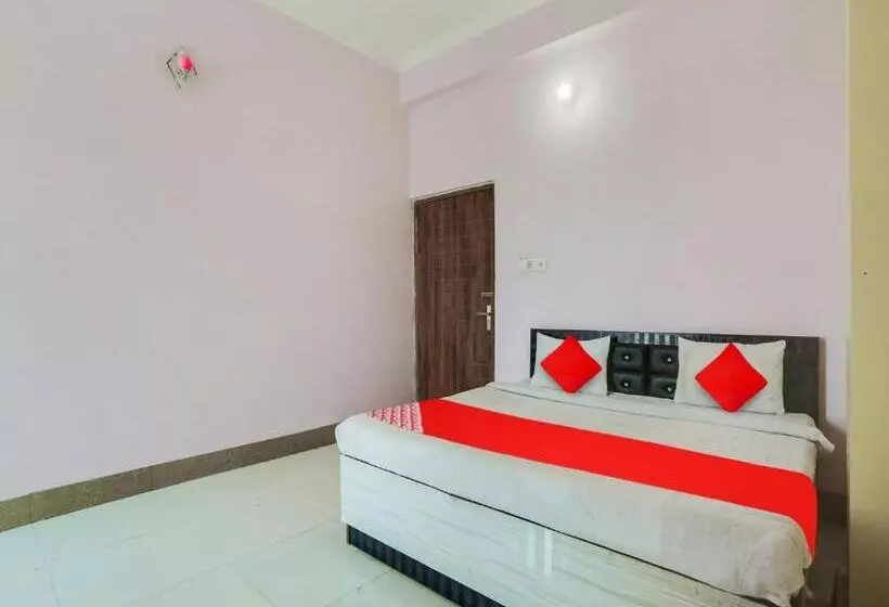 Oyo Flagship Radhe Radhe Hotels