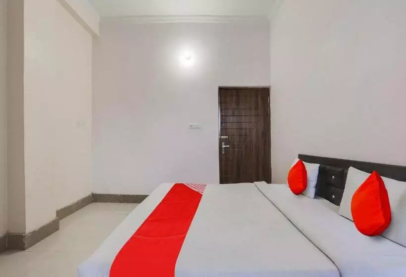 Oyo Flagship Radhe Radhe Hotels