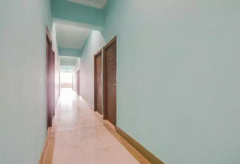 Oyo Flagship Radhe Radhe Hotels