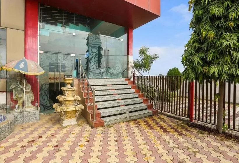 Oyo Flagship Radhe Radhe Hotels