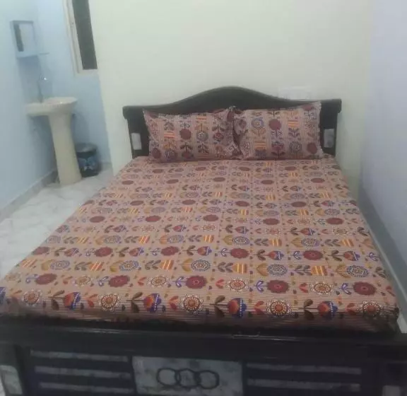 Oyo Hotel Vgs Lodge