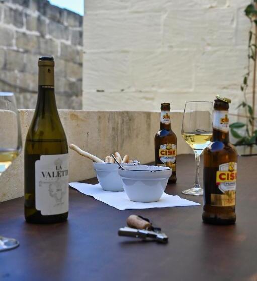 پانسیون Il Luzzu   More Room For You!