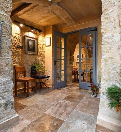 پانسیون Il Luzzu   More Room For You!