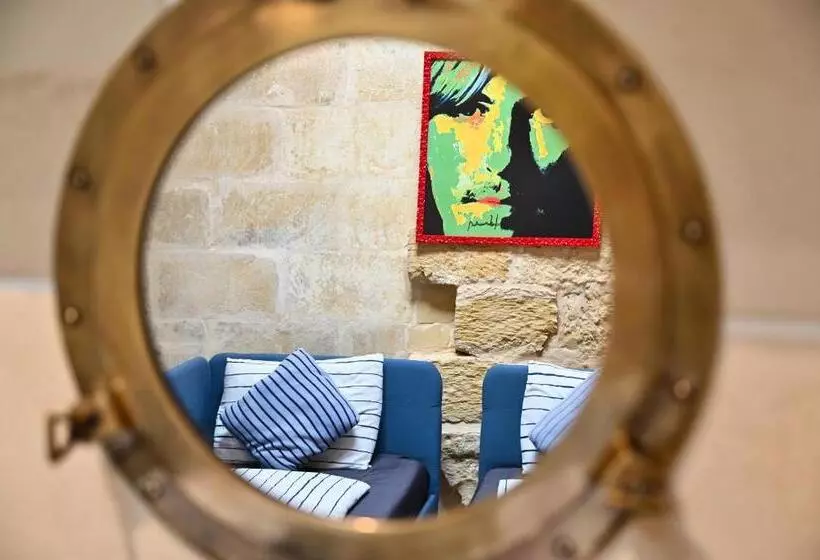 پانسیون Il Luzzu More Room For You!