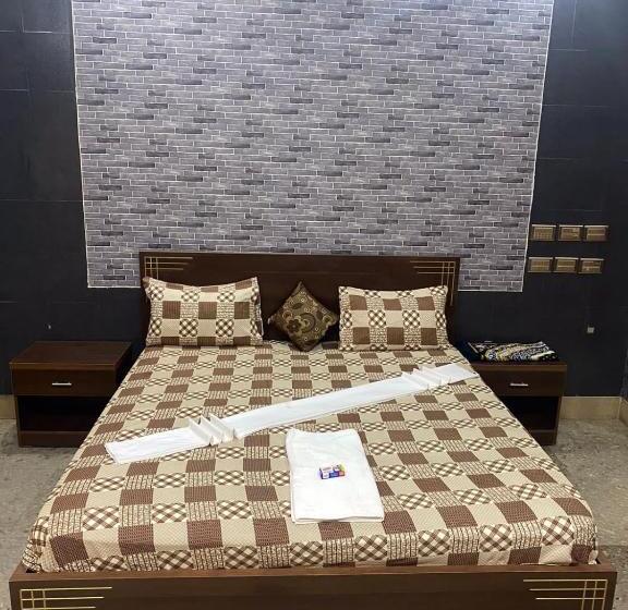 پانسیون Jinnah Inn Guest House