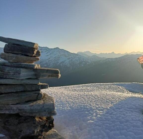 Chopta House Hotel And Restaurant