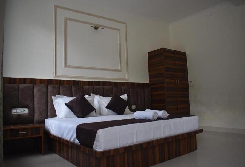 Chopta House Hotel And Restaurant