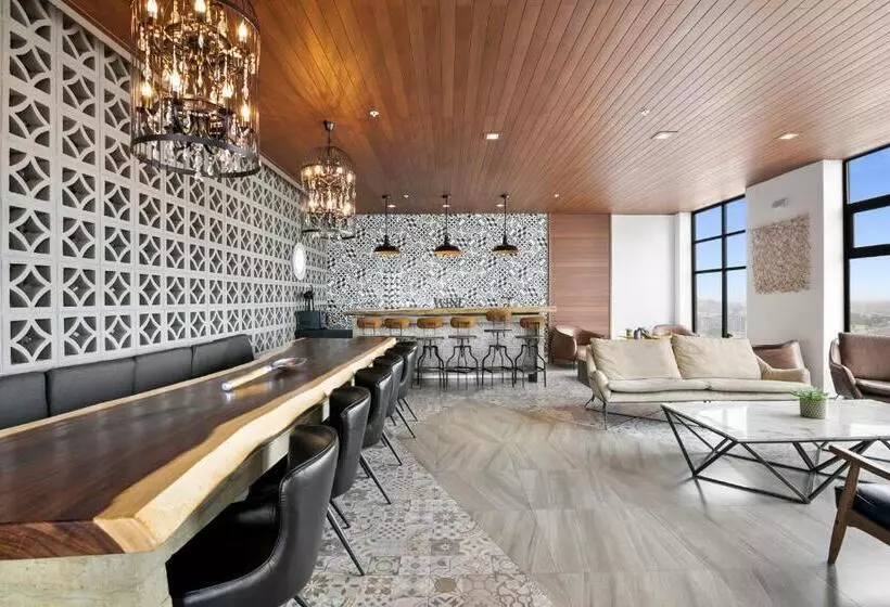 Downtown Apartment With Balcony City View, Gym & Lounge