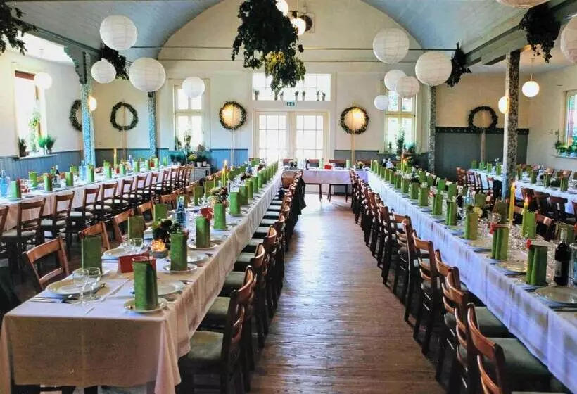 Hotelli Landgasthof Lüder