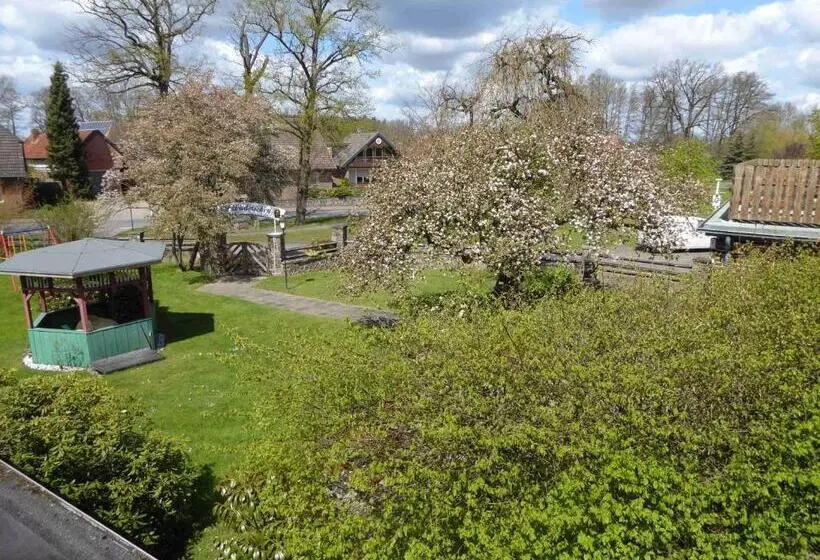 Hotelli Landgasthof Lüder