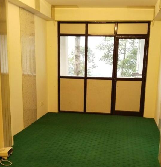 Отель Norbulingka Retreat