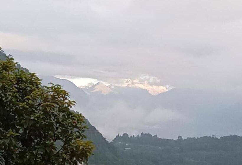 Отель Norbulingka Retreat