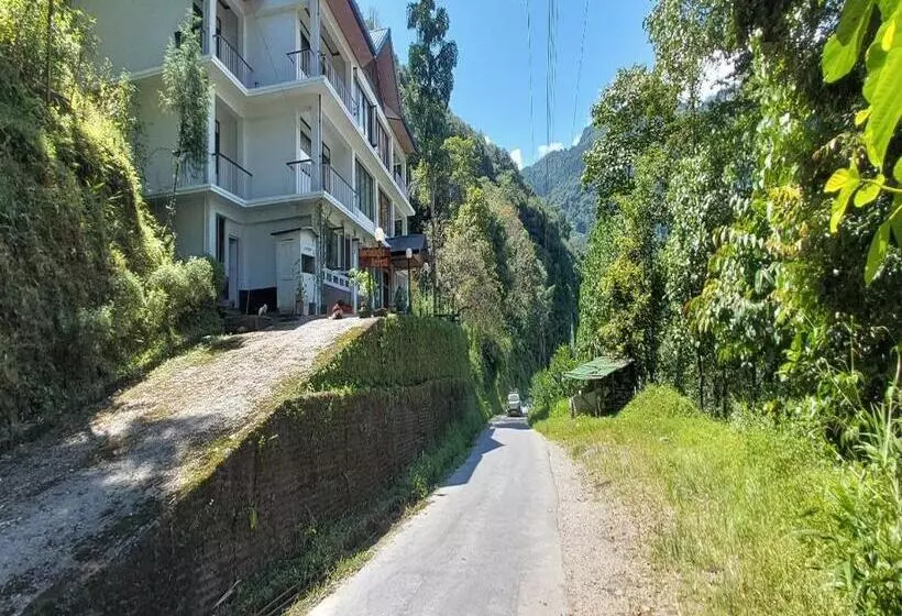 Hotelli Norbulingka Retreat