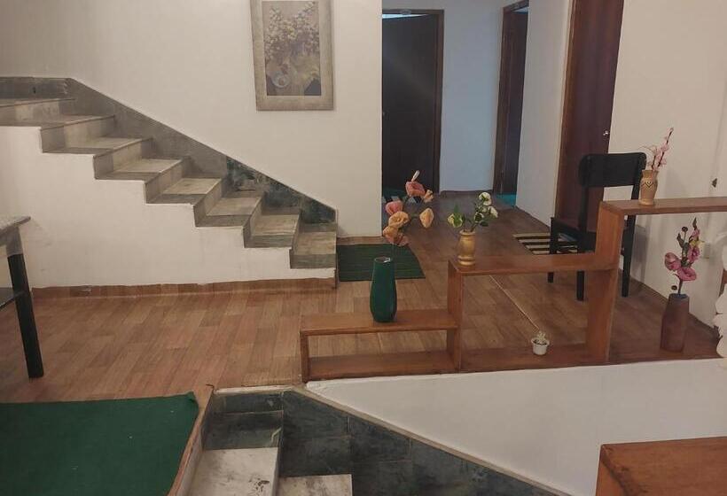 Отель Norbulingka Retreat