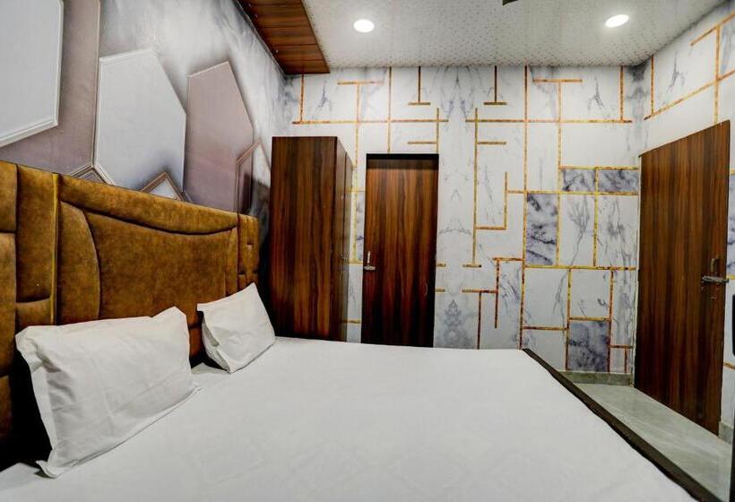 هتل Rishu Homestay    Lpu Law Gate    For Students, Couples, Parents, Family And Travellers